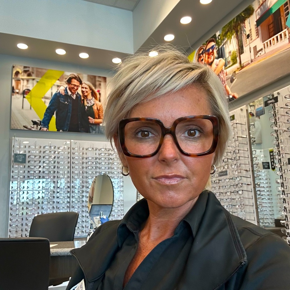 Meet your Posher, Jennifer